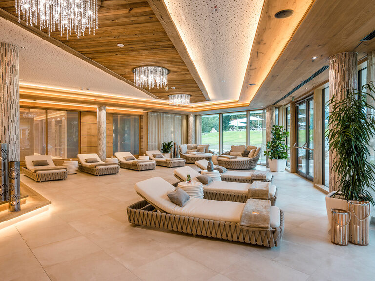 luxuriöser Ruheraum mit Wasserbetten im Wellness & SPA Resort Mooshof im Bayerischen Wald.